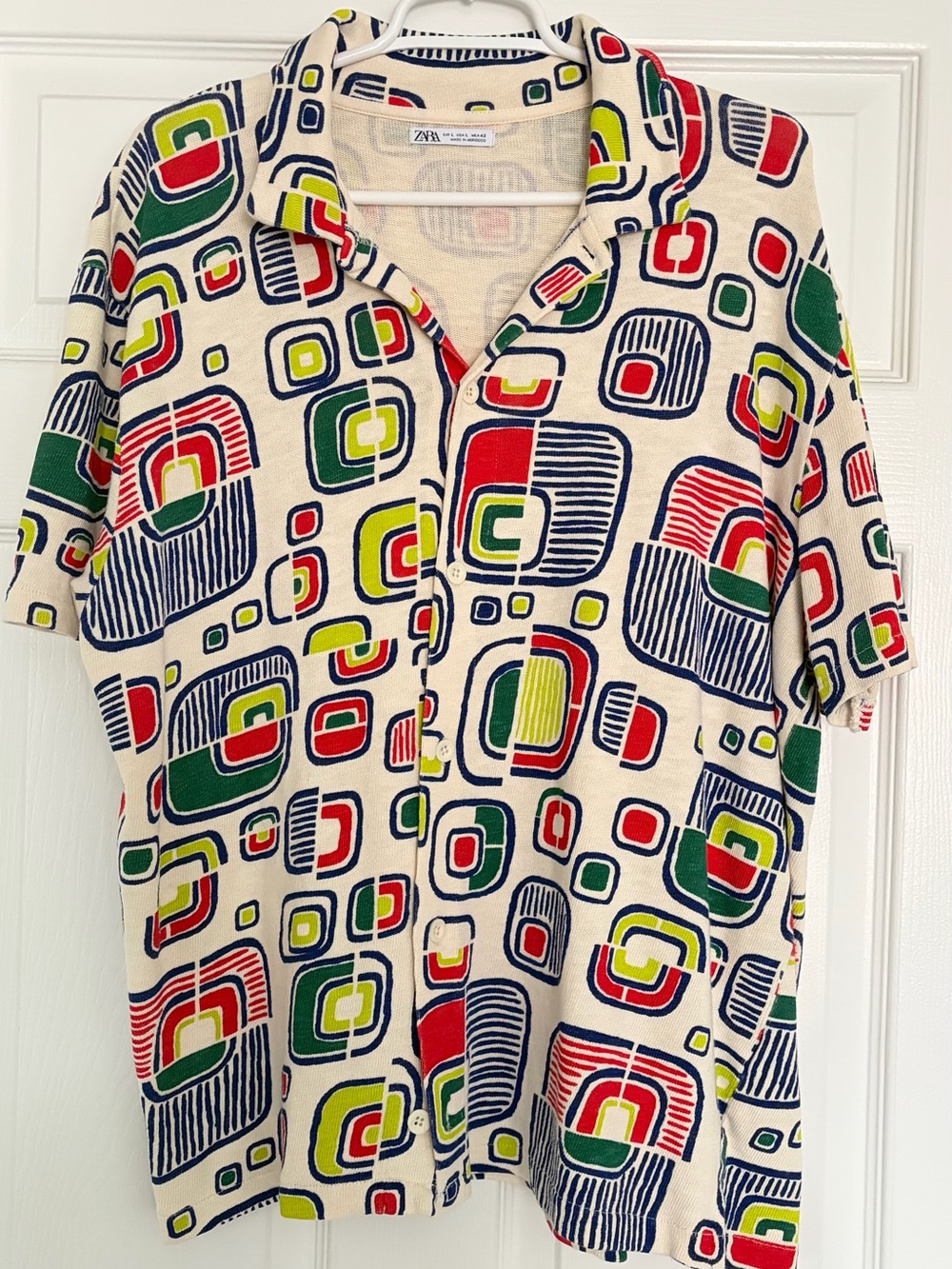 Zara Cream Short-Sleeve Shirt with Blue, Red and Green Geometric Print
